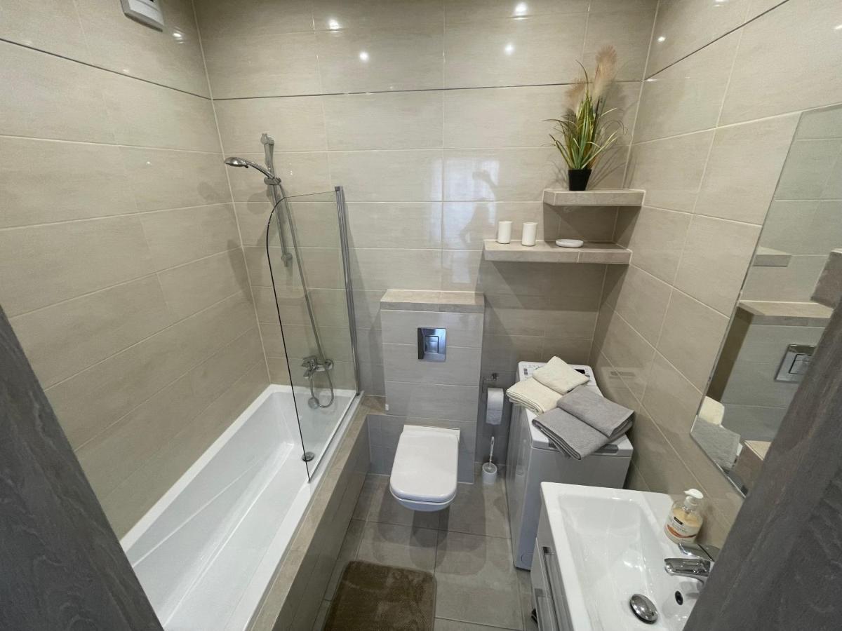 Apartament Nowoczesny Komfortowy Kustronia Z Garazem Balkonem Wanna Bielsko-Biała Exterior foto